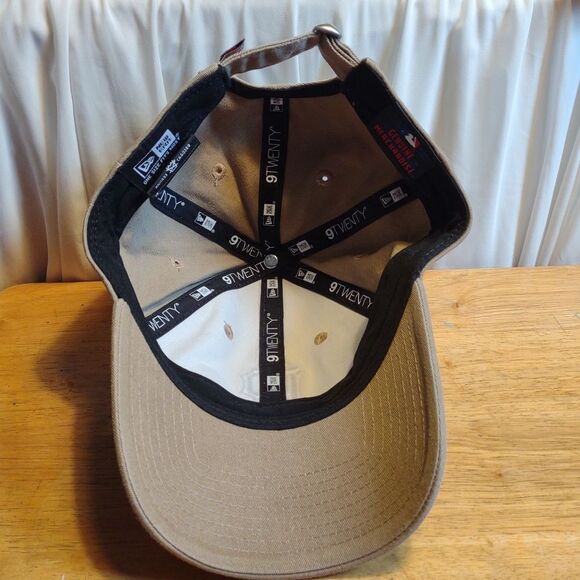 New Era 9Twenty Pittsburgh Pirates Dark Khaki Sliderback Hat - Picture 7 of 9